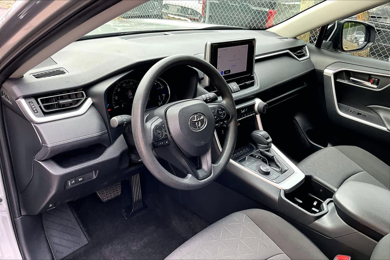 Certified 2025 Toyota RAV4 XLE AWD/4WD image 17