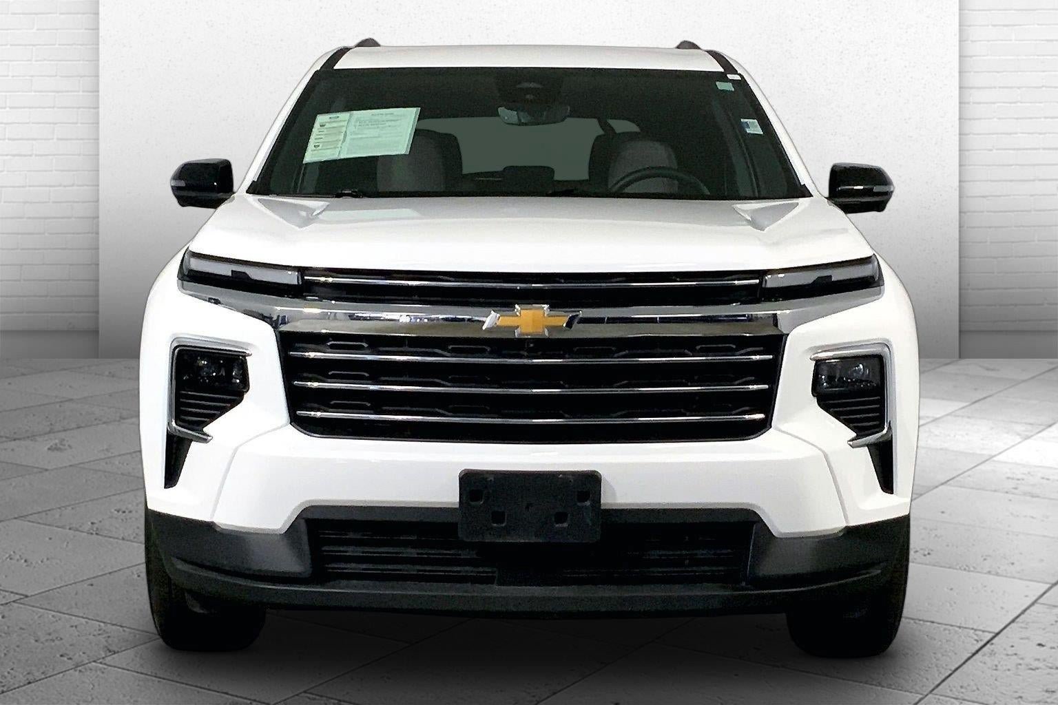 Used 2026 Chevrolet Traverse LT w/ Driver Confidence Package AWD/4WD image 2