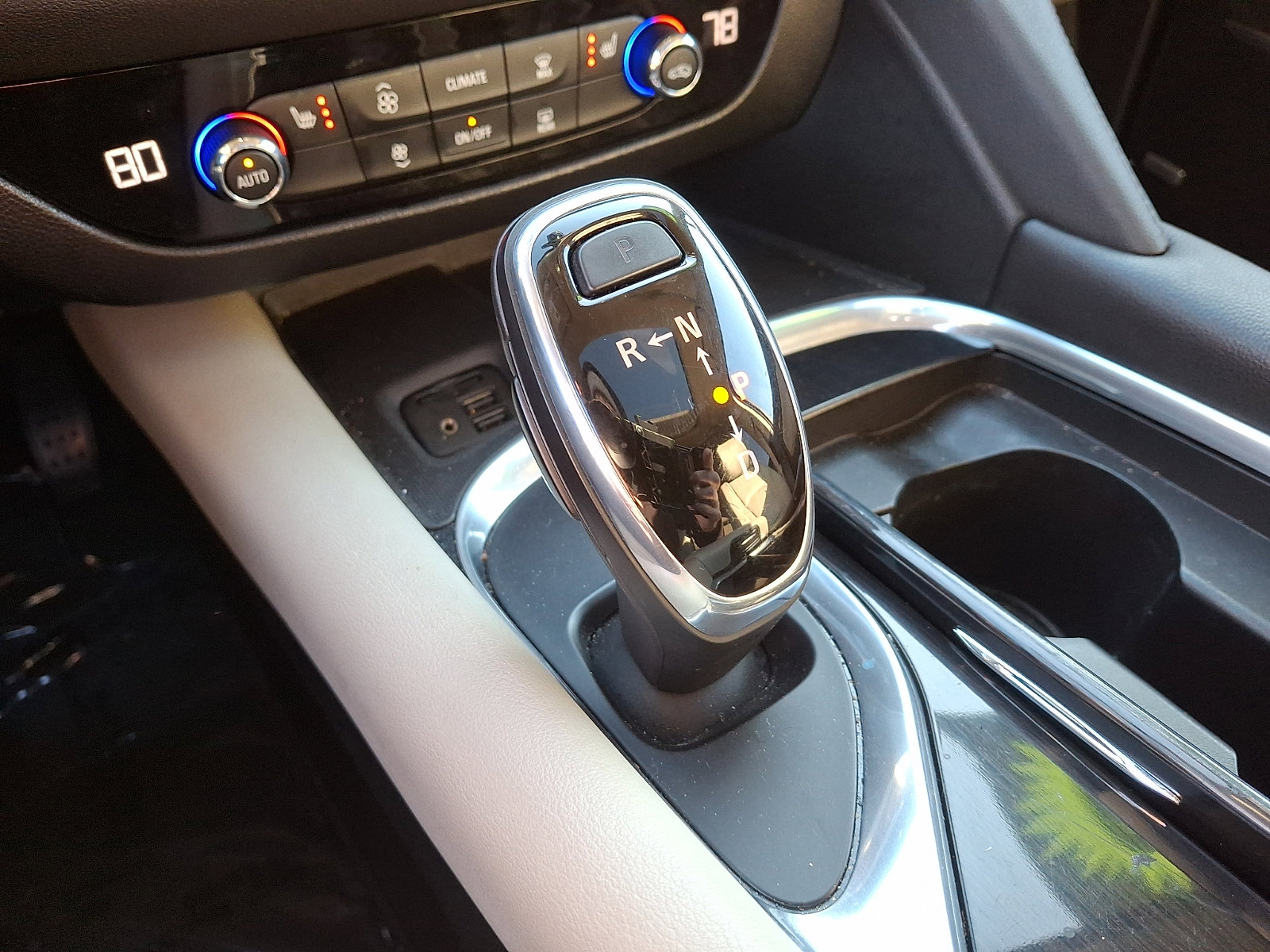 Used 2020 Buick Enclave Essence w/ Sound and Sites Package image 15