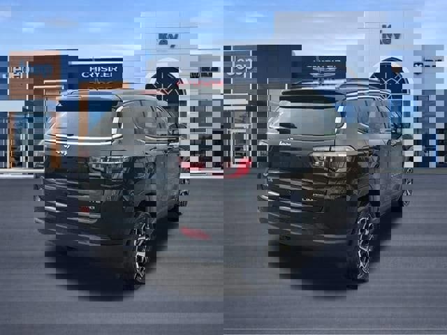 Used 2025 Jeep Compass Limited image 8