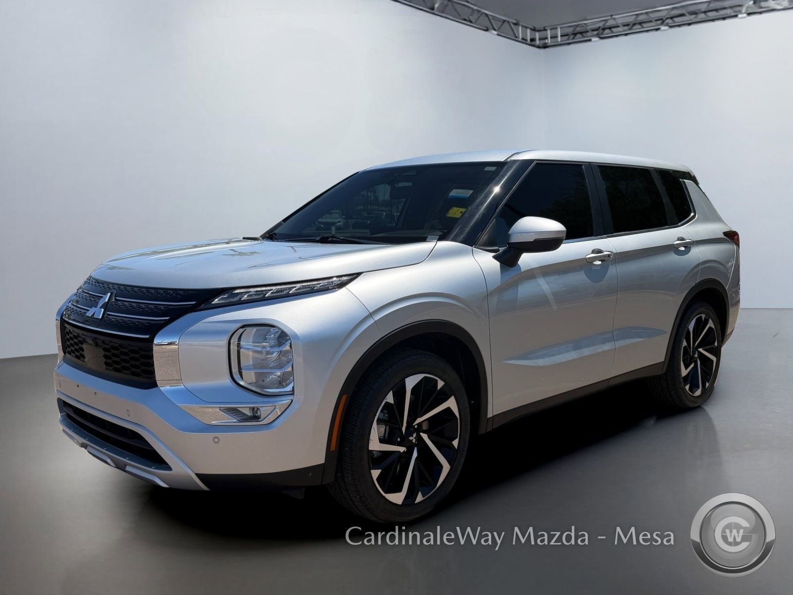 Used 2024 Mitsubishi Outlander SE image 9