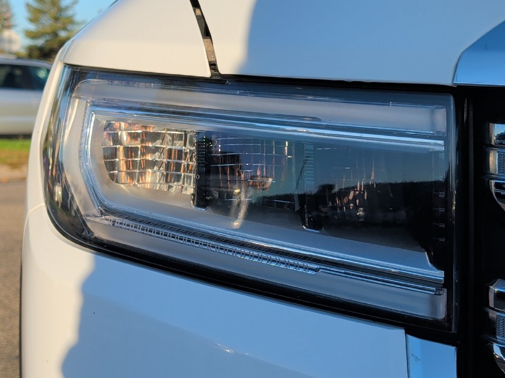 Used 2023 GMC Acadia SLT AWD/4WD image 42