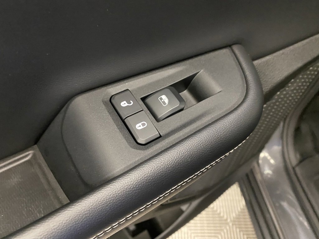 Used 2024 Jeep Grand Cherokee Altitude image 21