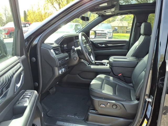 Used 2022 GMC Yukon Denali w/ Denali Premium Package AWD/4WD image 10