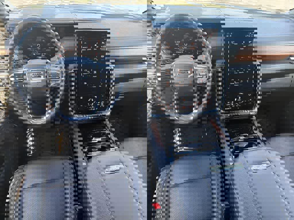 Used 2025 GMC Yukon Denali image 9