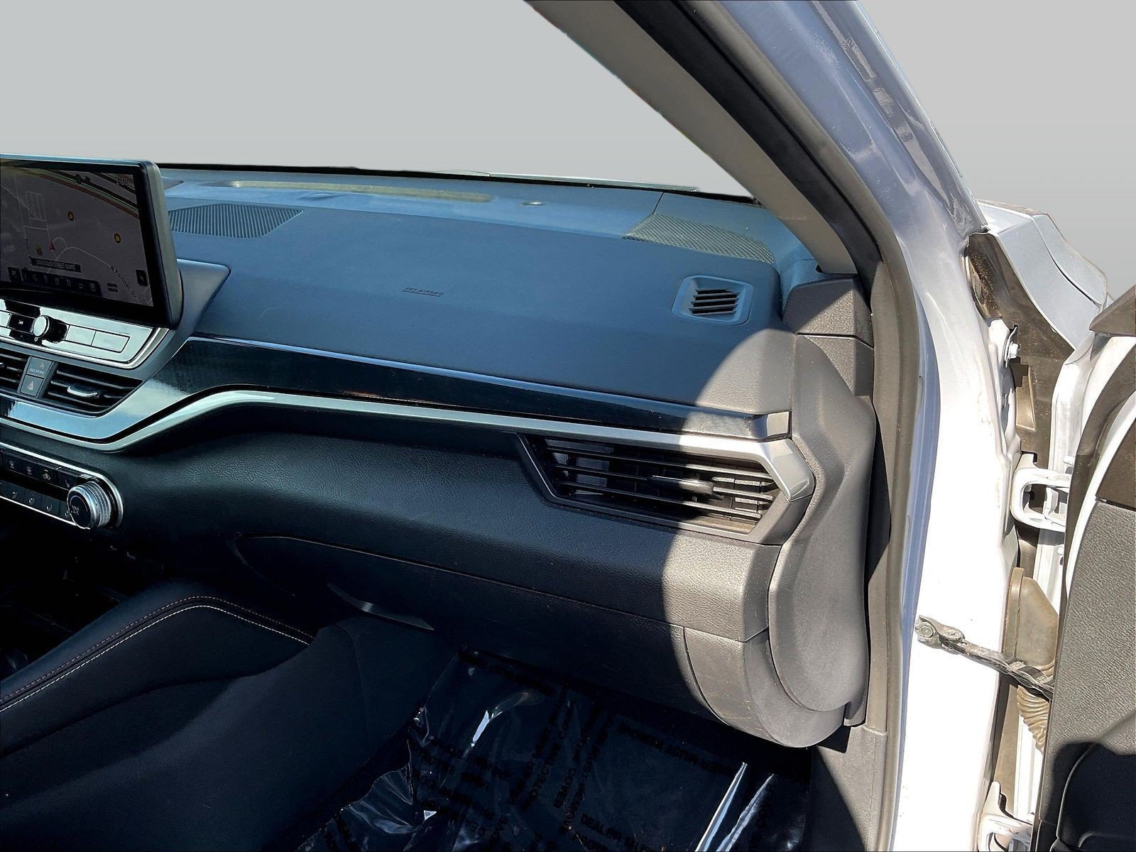 Certified 2024 Nissan Altima 2.5 SR w/ SR Premium Package FWD image 29