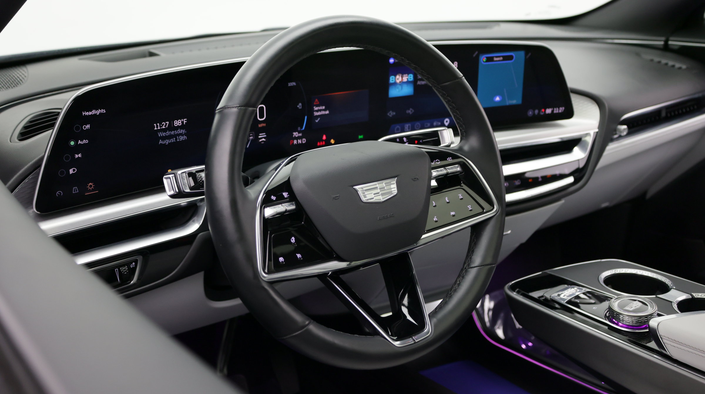 Used 2024 Cadillac Lyriq Luxury RWD image 8