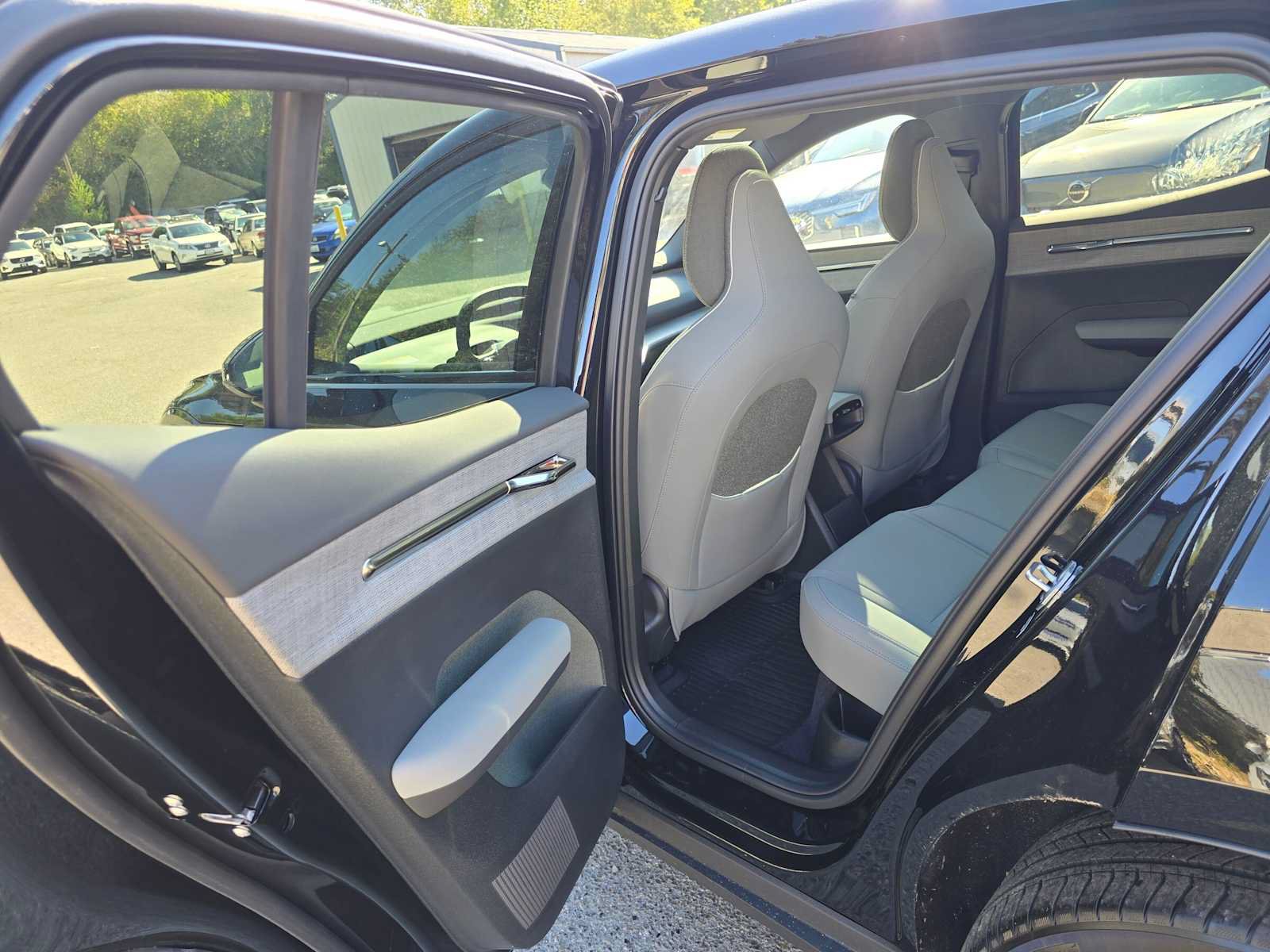 New 2026 Volvo EX30 Ultra w/ Protection Package Premier AWD/4WD image 16