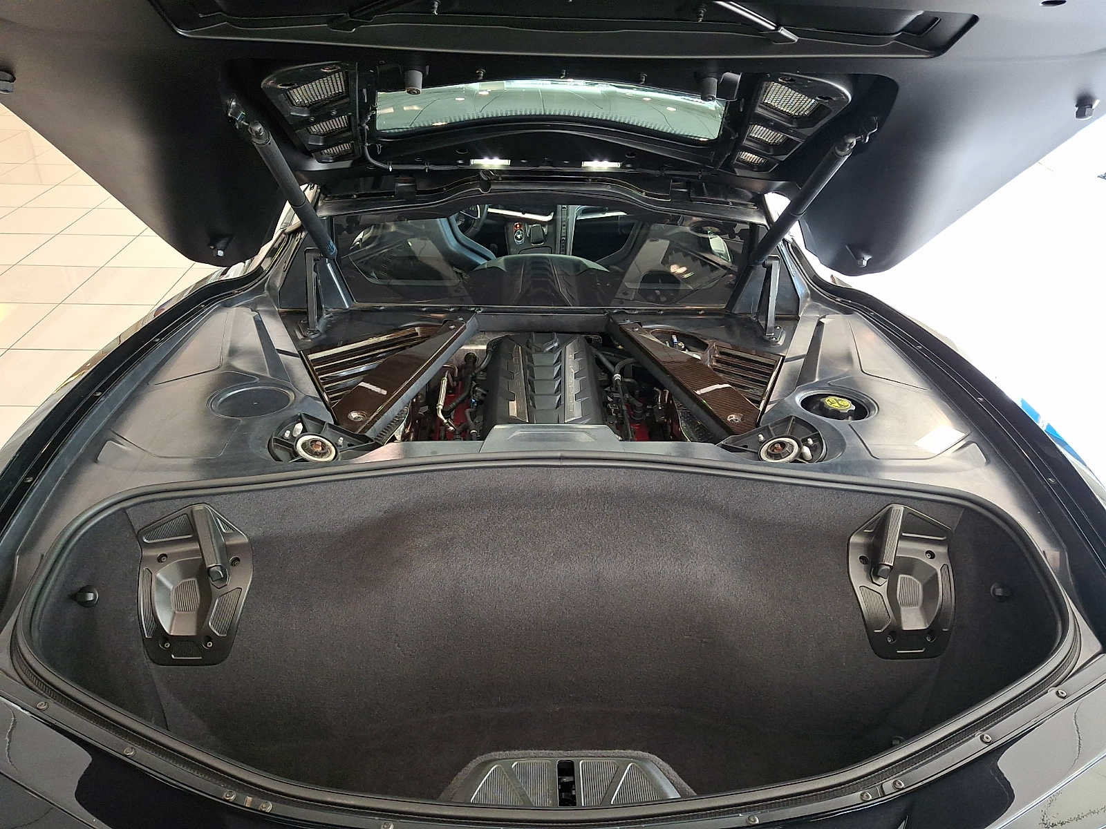 Used 2021 Chevrolet Corvette Stingray Coupe w/ Engine Appearance Package RWD image 28