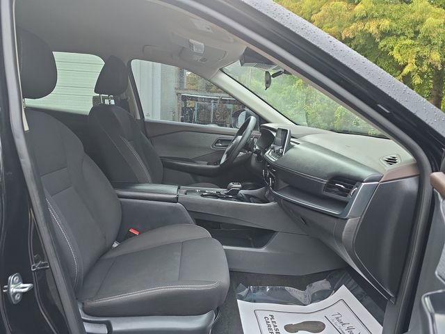 Used 2023 Nissan Rogue S image 44