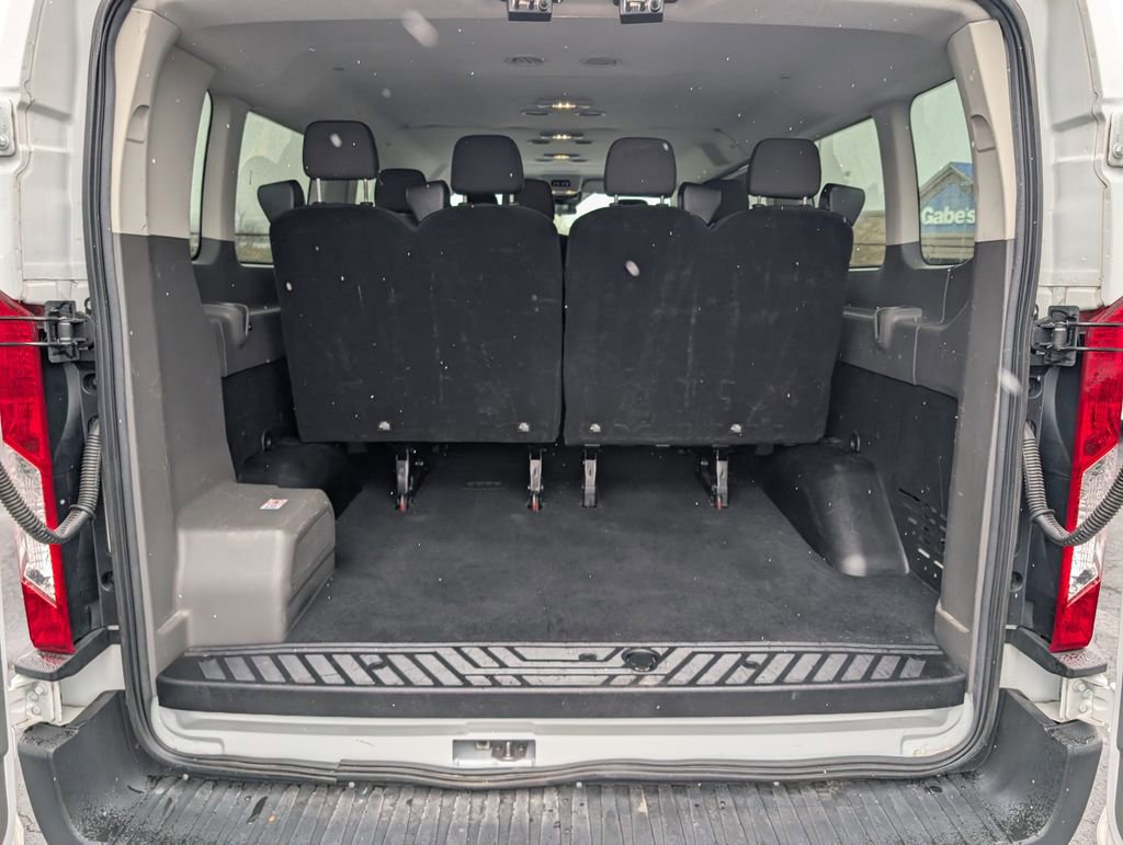Used 2023 Ford Transit 350 XLT image 9