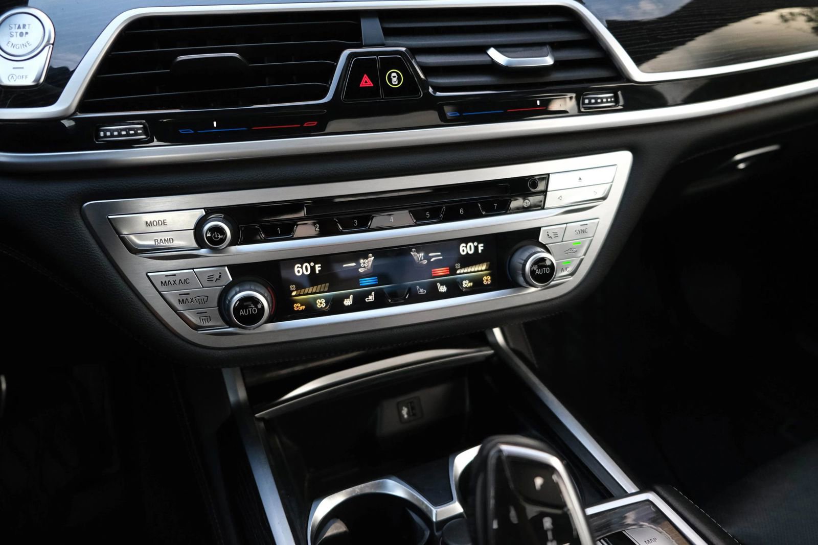 Used 2019 BMW 750i w/ M Sport Package image 35