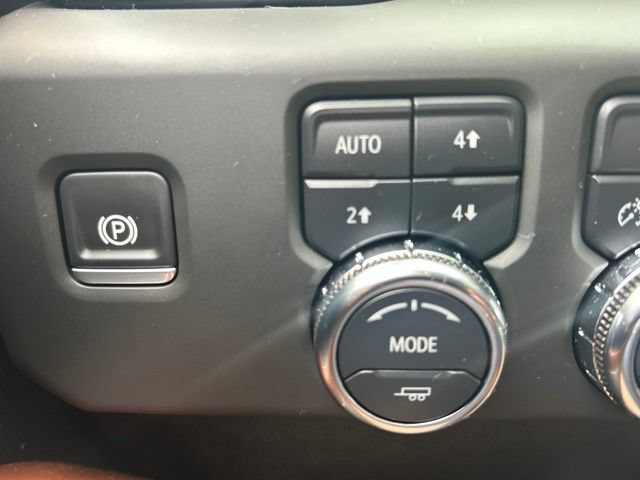 Used 2025 GMC Sierra 3500 Denali Ultimate AWD/4WD image 37