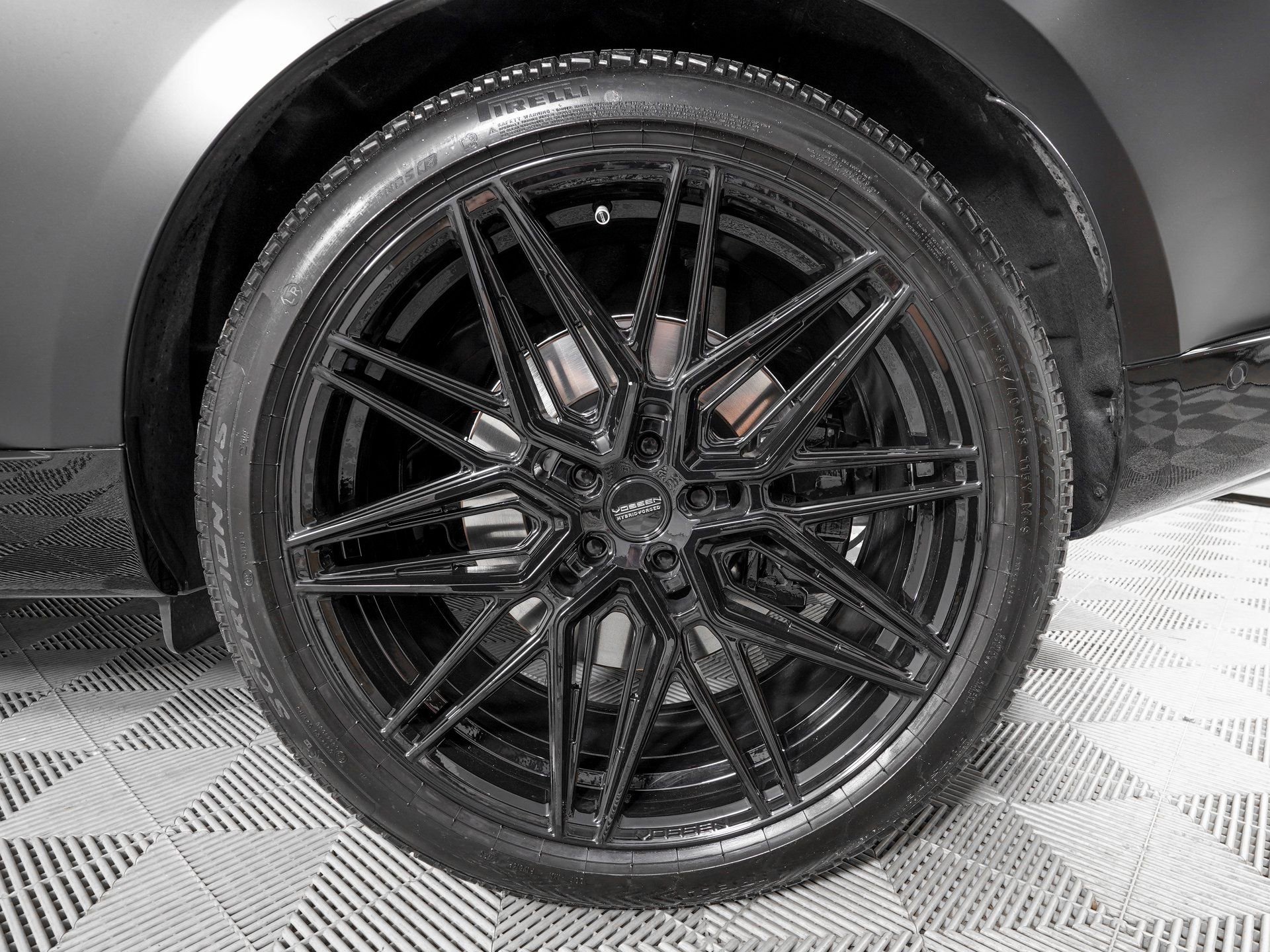 Used 2025 Land Rover Range Rover SE image 33