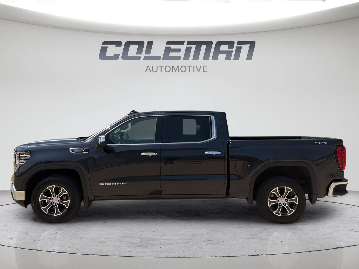 Used 2025 GMC Sierra 1500 SLT AWD/4WD image 6