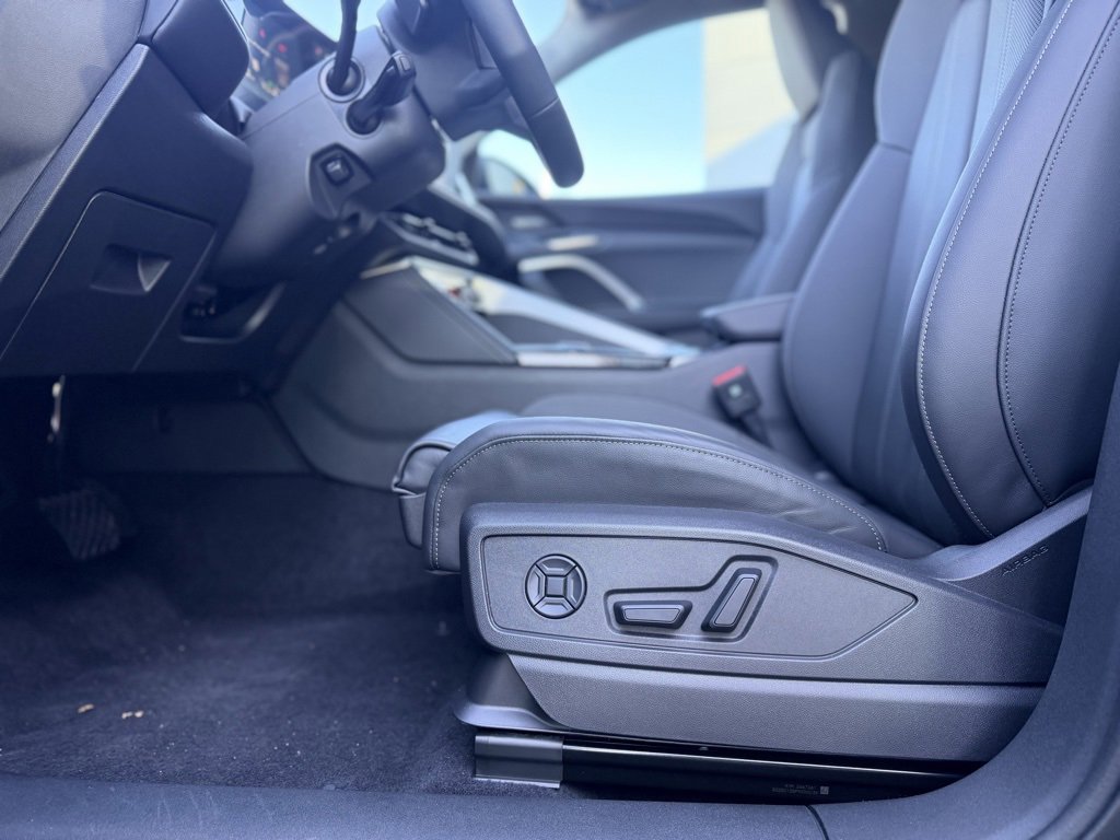 Used 2025 Audi Q5 Premium Plus w/ Premium Plus image 10