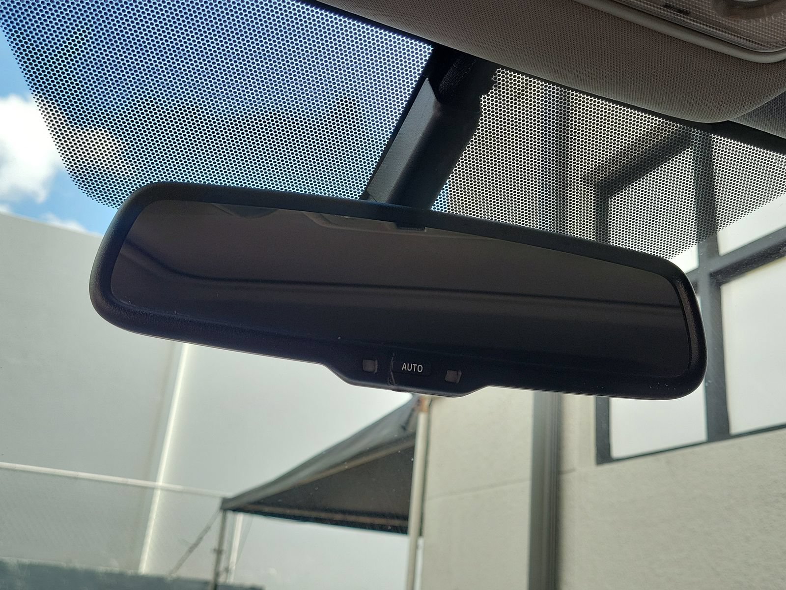 Used 2015 Toyota RAV4 Limited w/ Outdoor Package FWD image 25