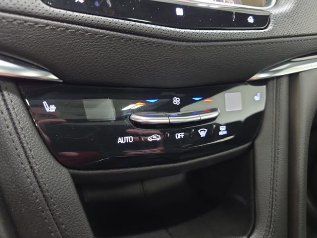 Used 2020 Cadillac XT5 Premium Luxury FWD image 23