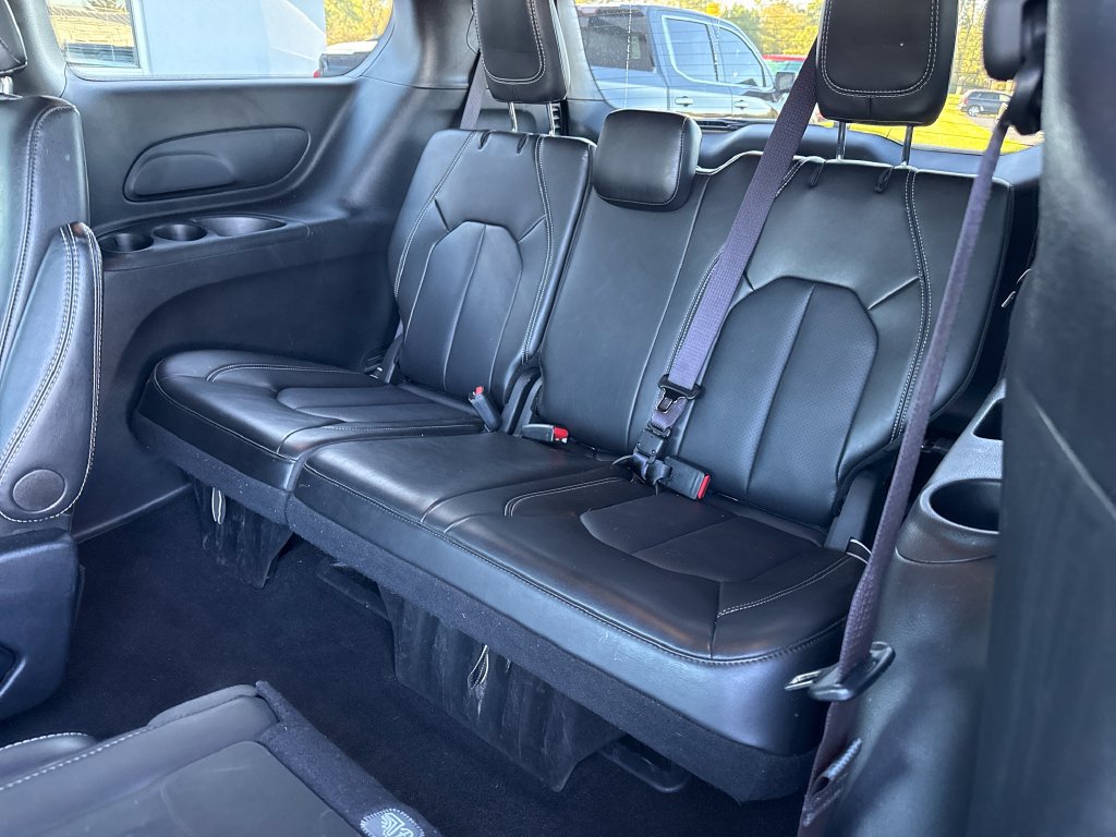Used 2025 Chrysler Pacifica Select FWD image 20