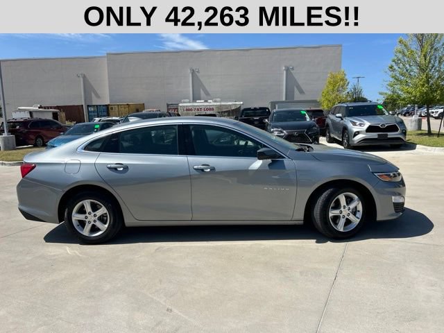 Used 2024 Chevrolet Malibu LT FWD image 2