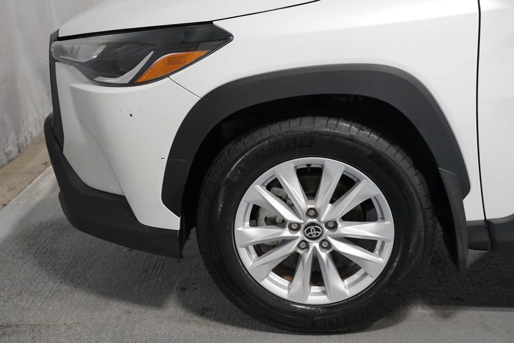 Certified 2024 Toyota Corolla Cross LE FWD image 5
