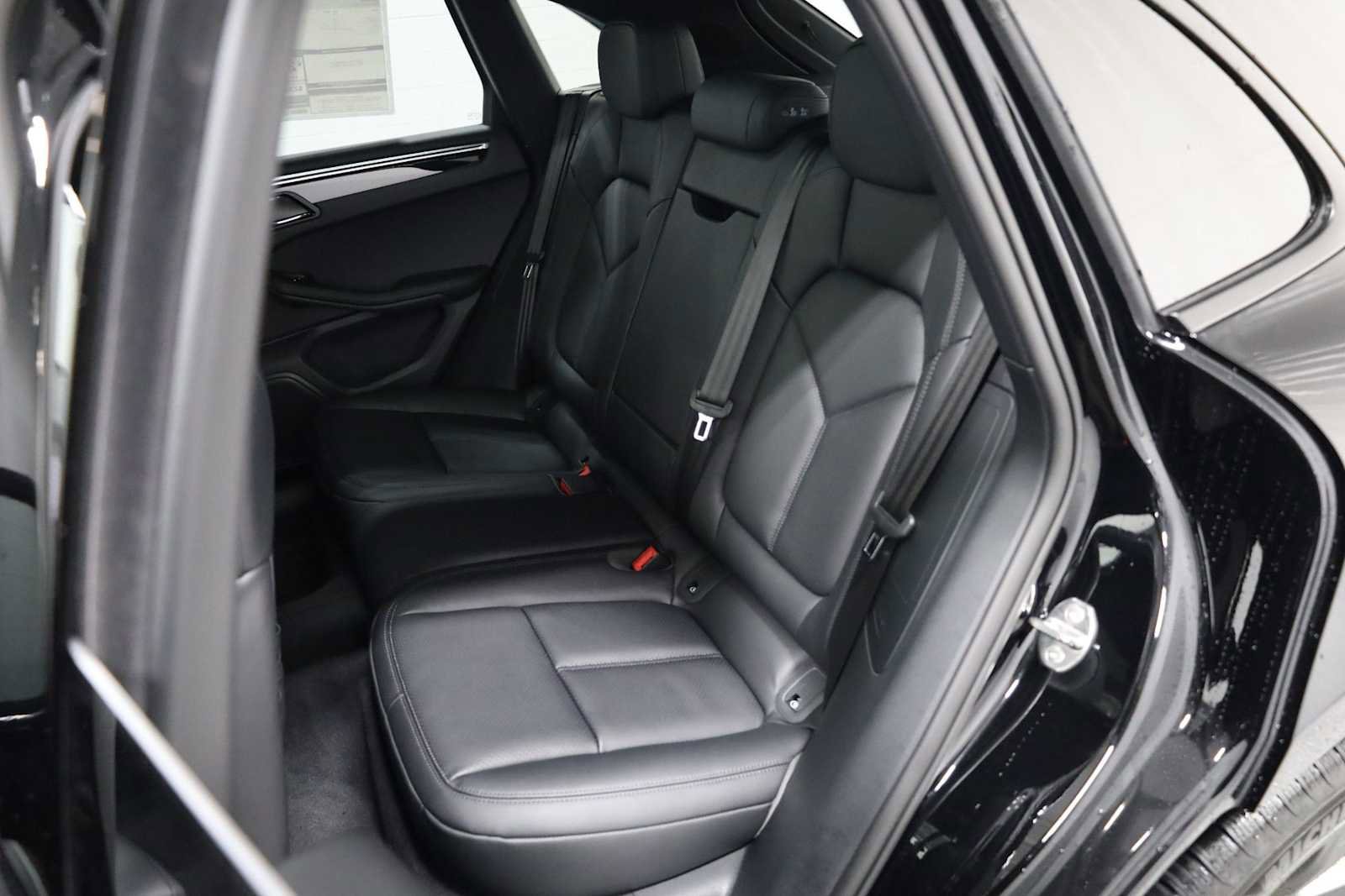 New 2026 Porsche Macan image 36