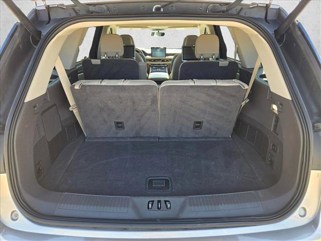 Used 2020 Lincoln Aviator Reserve w/ Equipment Group 202A image 4