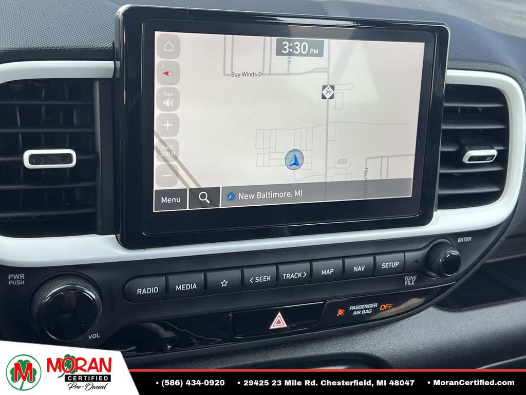 Used 2023 Hyundai Venue Limited FWD image 21