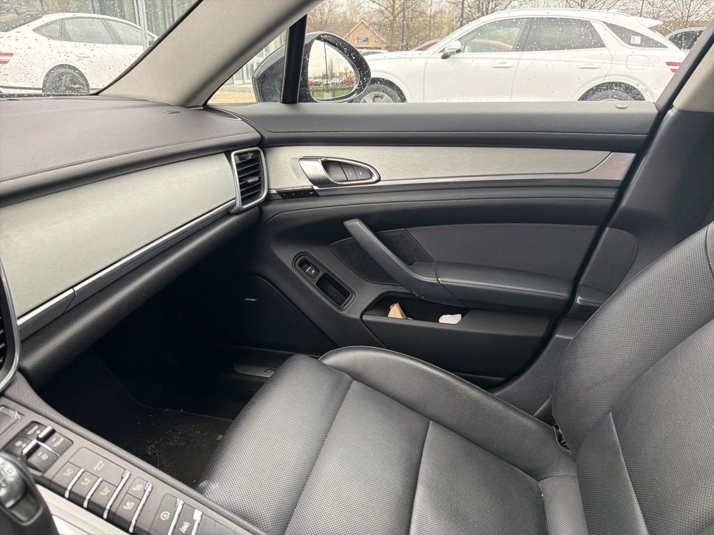 Used 2015 Porsche Panamera 4 AWD/4WD image 44