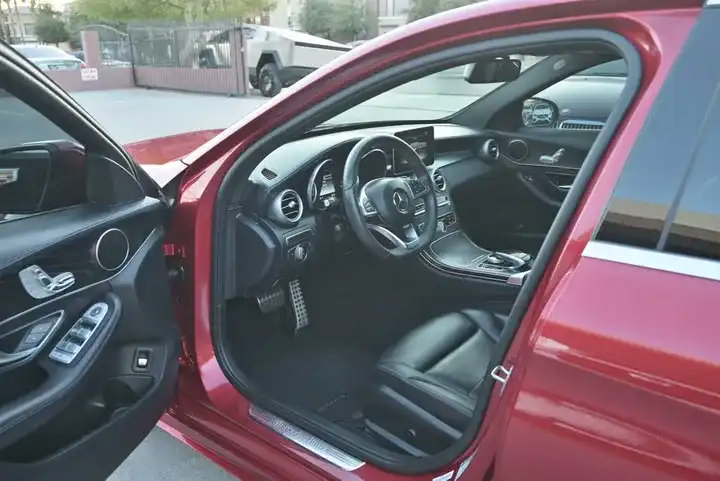 Used 2016 Mercedes-Benz C 300 Sedan w/ Surround View Package image 6