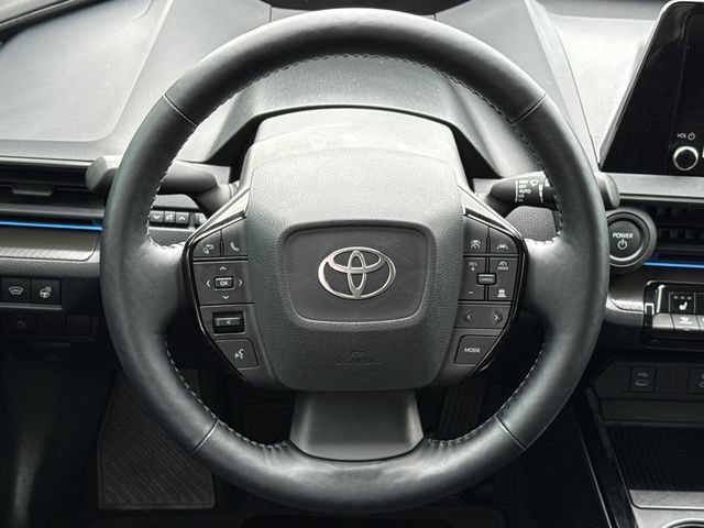 Used 2025 Toyota Prius FWD image 12