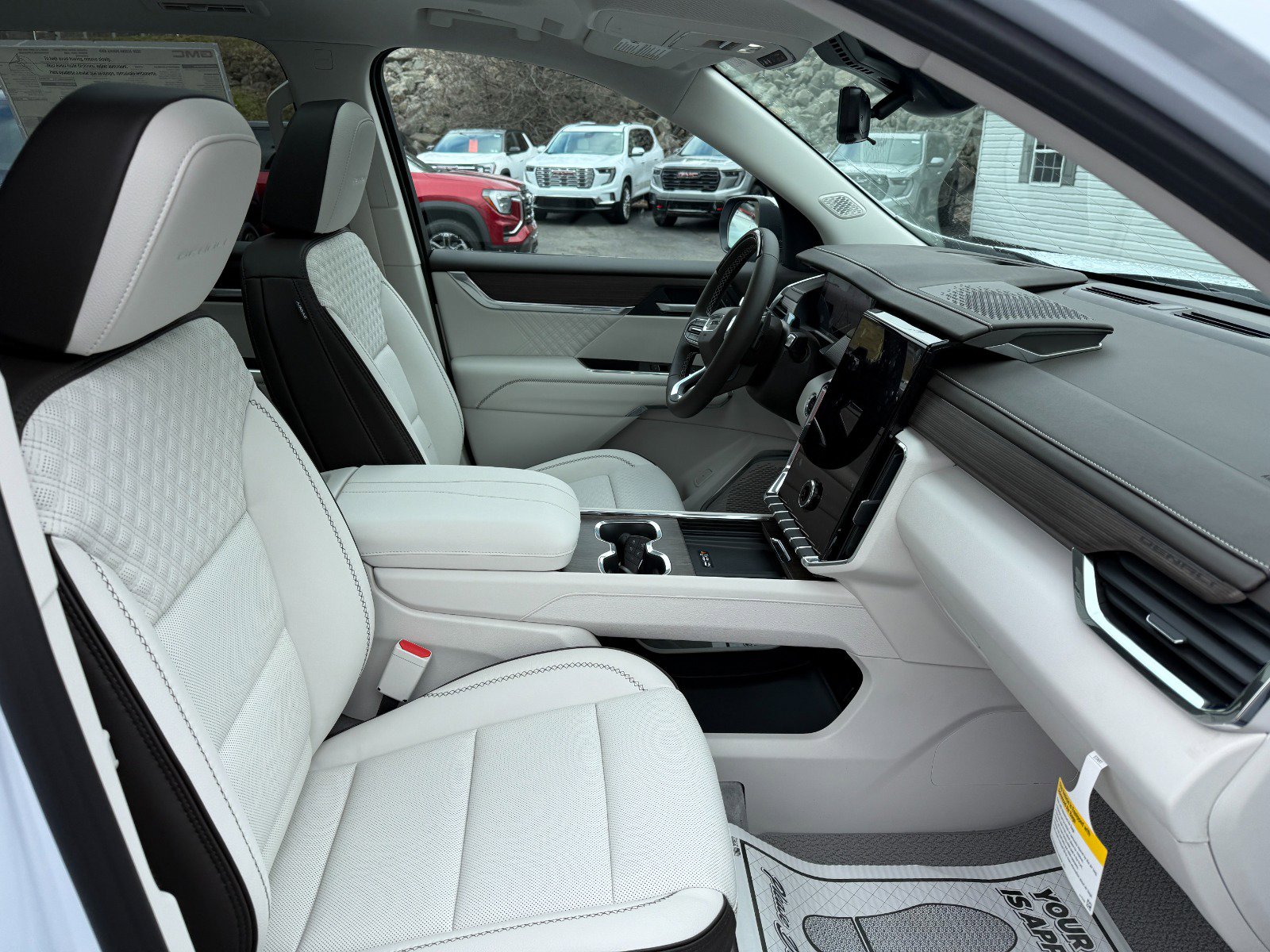 New 2026 GMC Acadia Denali w/ Super Cruise Package image 24