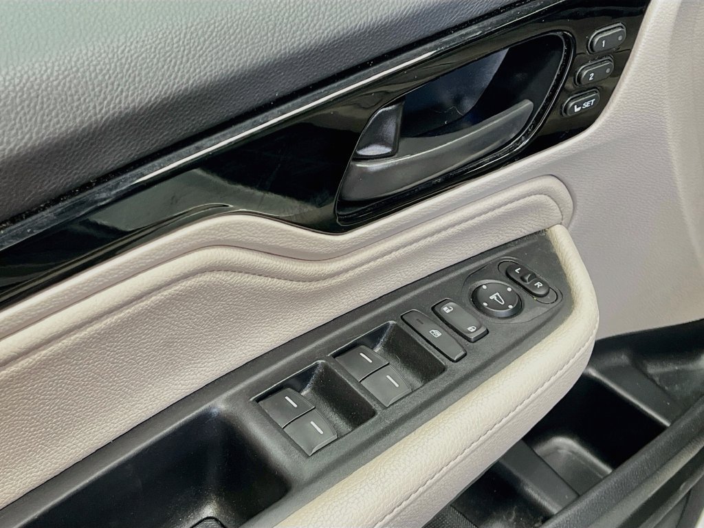 Used 2025 Honda Odyssey Touring image 18
