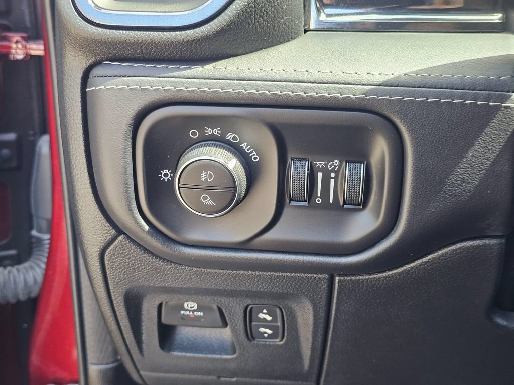 Used 2022 RAM 1500 Limited AWD/4WD image 31