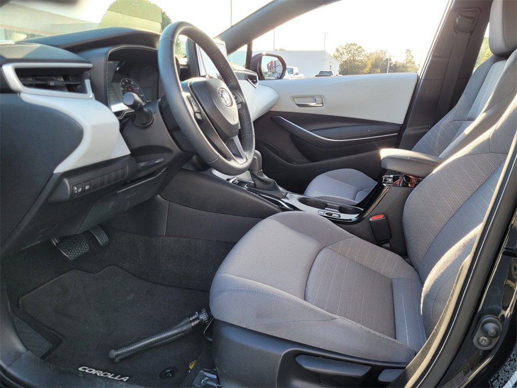 Certified 2025 Toyota Corolla SE image 4