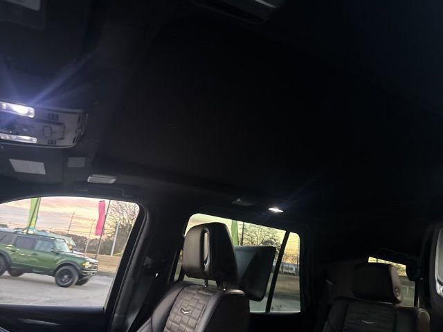 Used 2023 Cadillac Escalade Sport Platinum w/ LPO, ONYX Package image 13