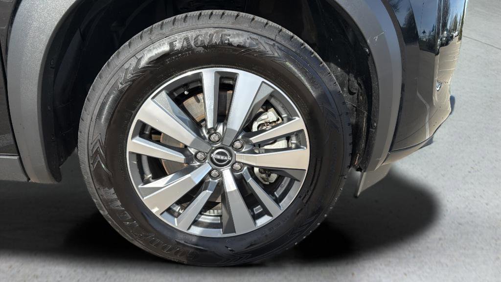 Certified 2025 Nissan Pathfinder SL image 12