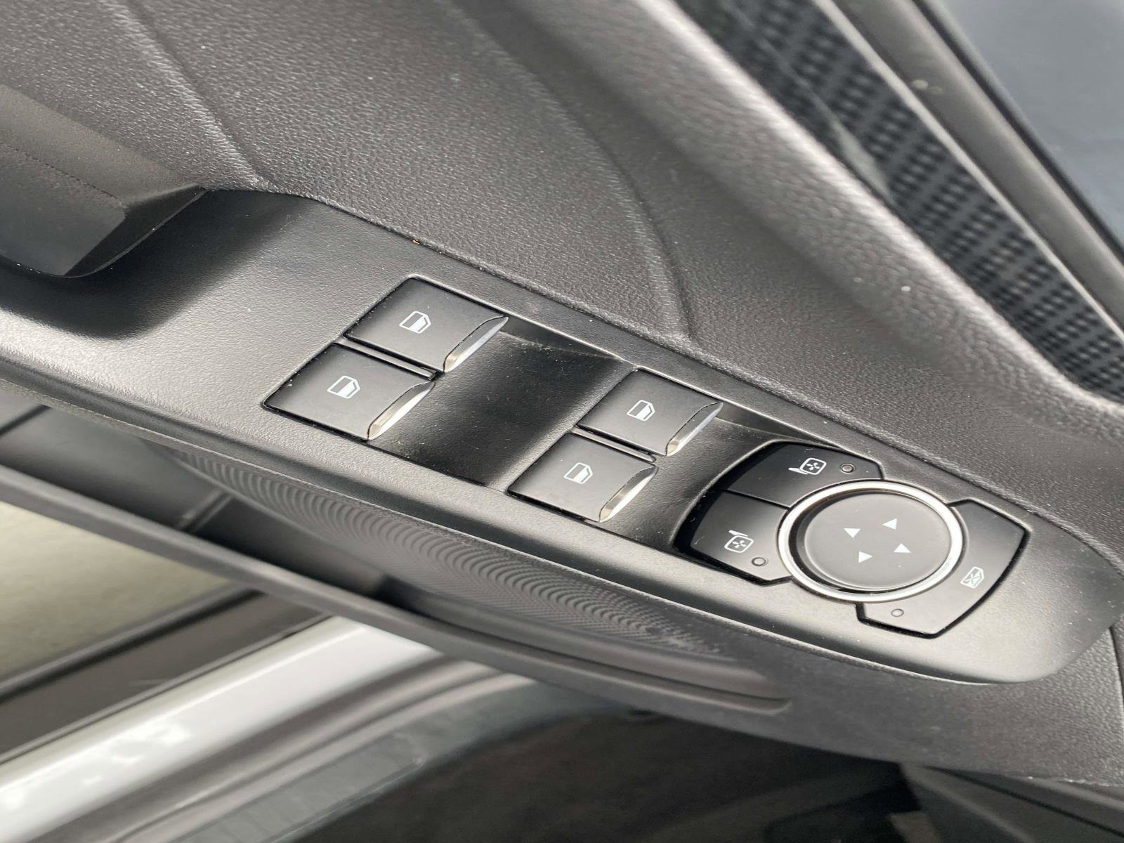 Used 2025 Ford Escape ST-Line Select image 18