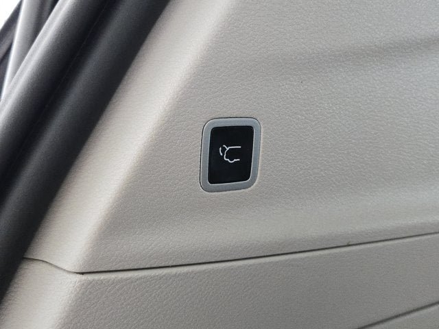 Used 2024 Chrysler Pacifica Touring-L FWD image 14