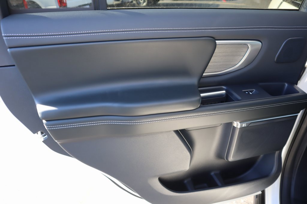 New 2025 Ford Expedition Platinum w/ Driver's Package image 19