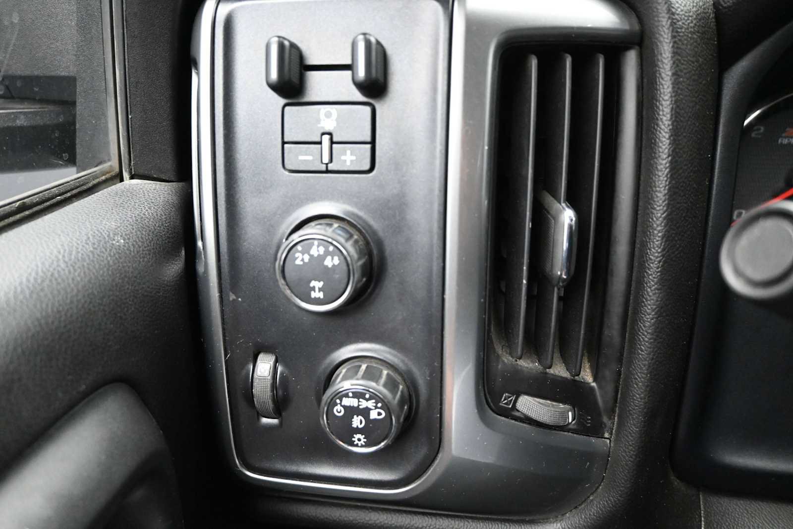 Used 2016 Chevrolet Silverado 2500 LT w/ Midnight Edition AWD/4WD image 13