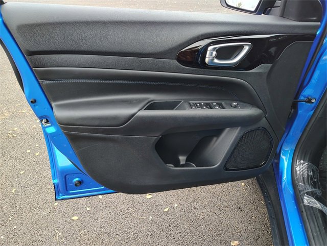 New 2026 Jeep Compass Latitude image 10