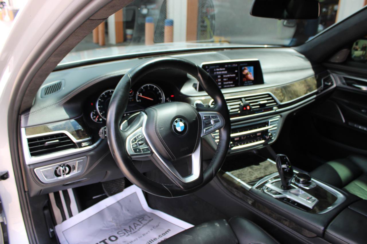 Used 2017 BMW 750i RWD image 12