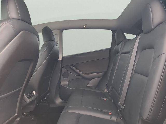 Used 2020 Tesla Model Y Long Range image 11