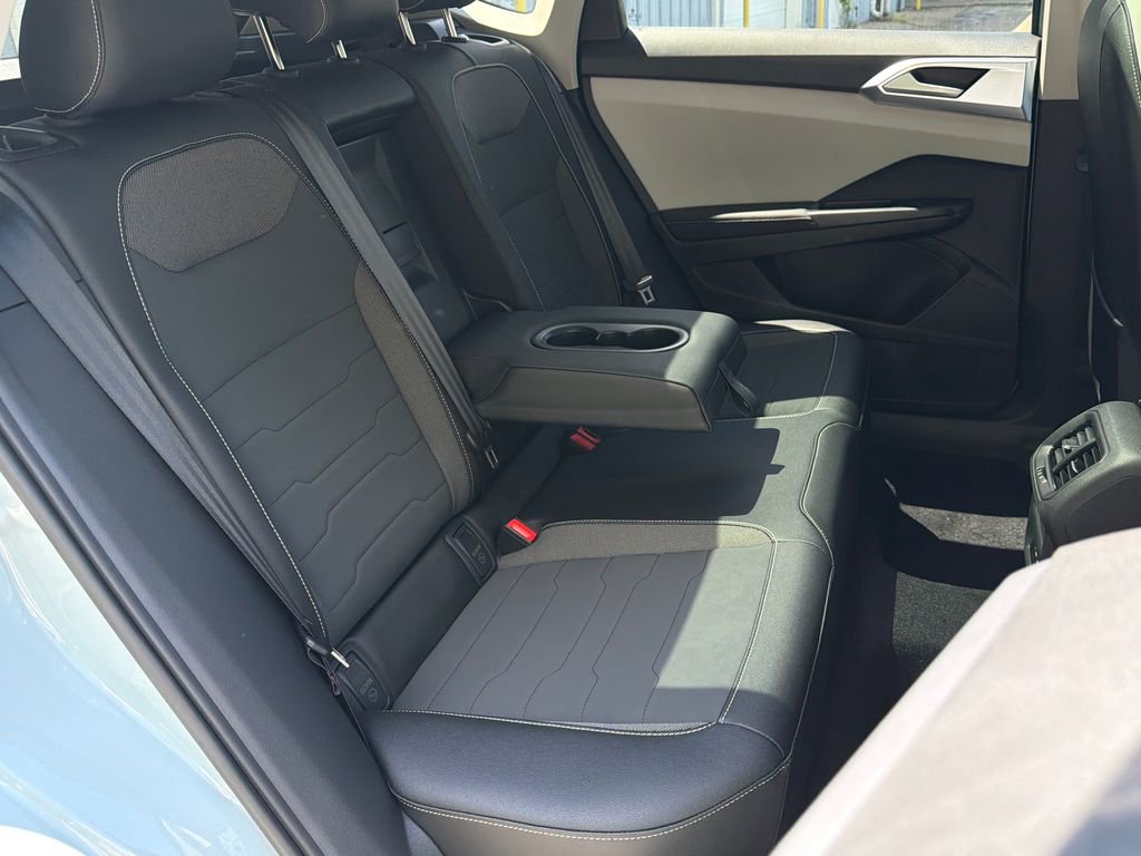 New 2026 Volkswagen Taos SE AWD/4WD image 12
