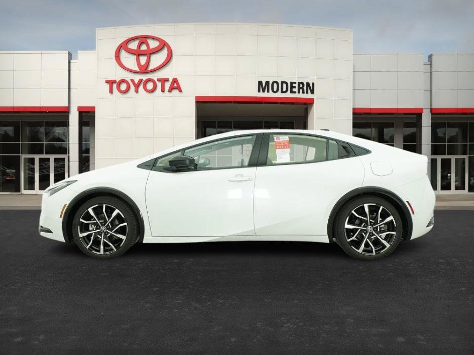 New 2026 Toyota Prius Plug-In Hybrid w/ Limited Premium Package FWD image 9