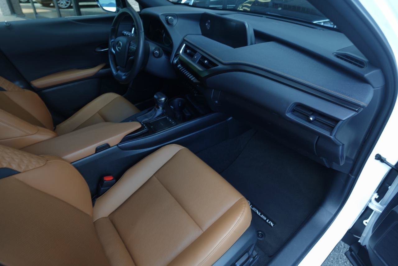 Used 2020 Lexus UX 200 w/ Premium Package FWD image 8
