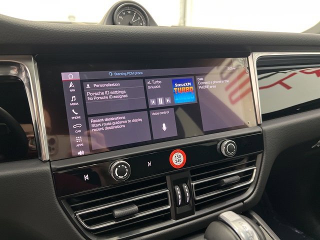 Used 2025 Porsche Macan T image 24