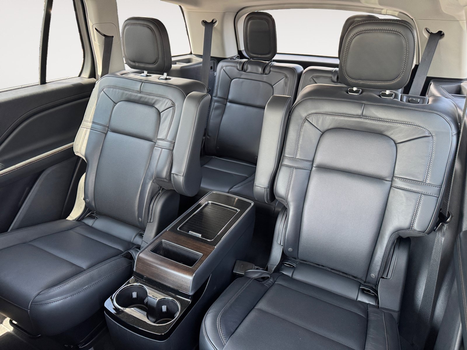 New 2025 Lincoln Aviator Reserve w/ Illumination Package AWD/4WD image 17