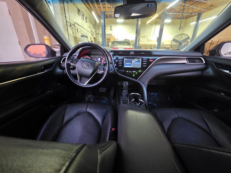 Used 2018 Toyota Camry XSE FWD image 11